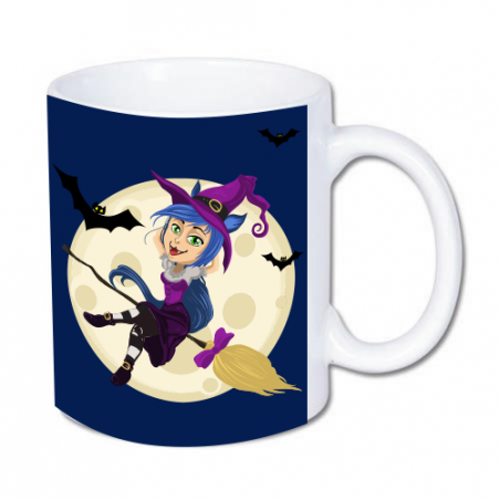 biały kubek z nadrukiem uroczej wiedźmy na miotle