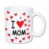 kubek z nadrukiem w serca i napisem kocham mamę