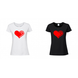 Koszulka z czerwonym sercem, zrobionym z psich łapek
